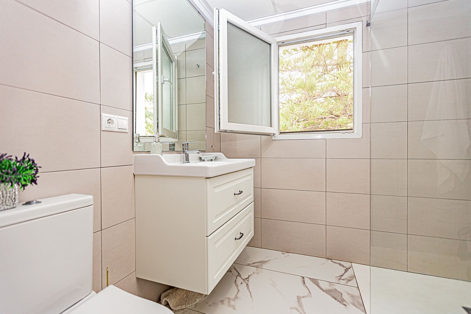 4 Zimmer Villa zu verkaufen in Campoamor mit Pool - 690.000 € (Ref: 7883320)