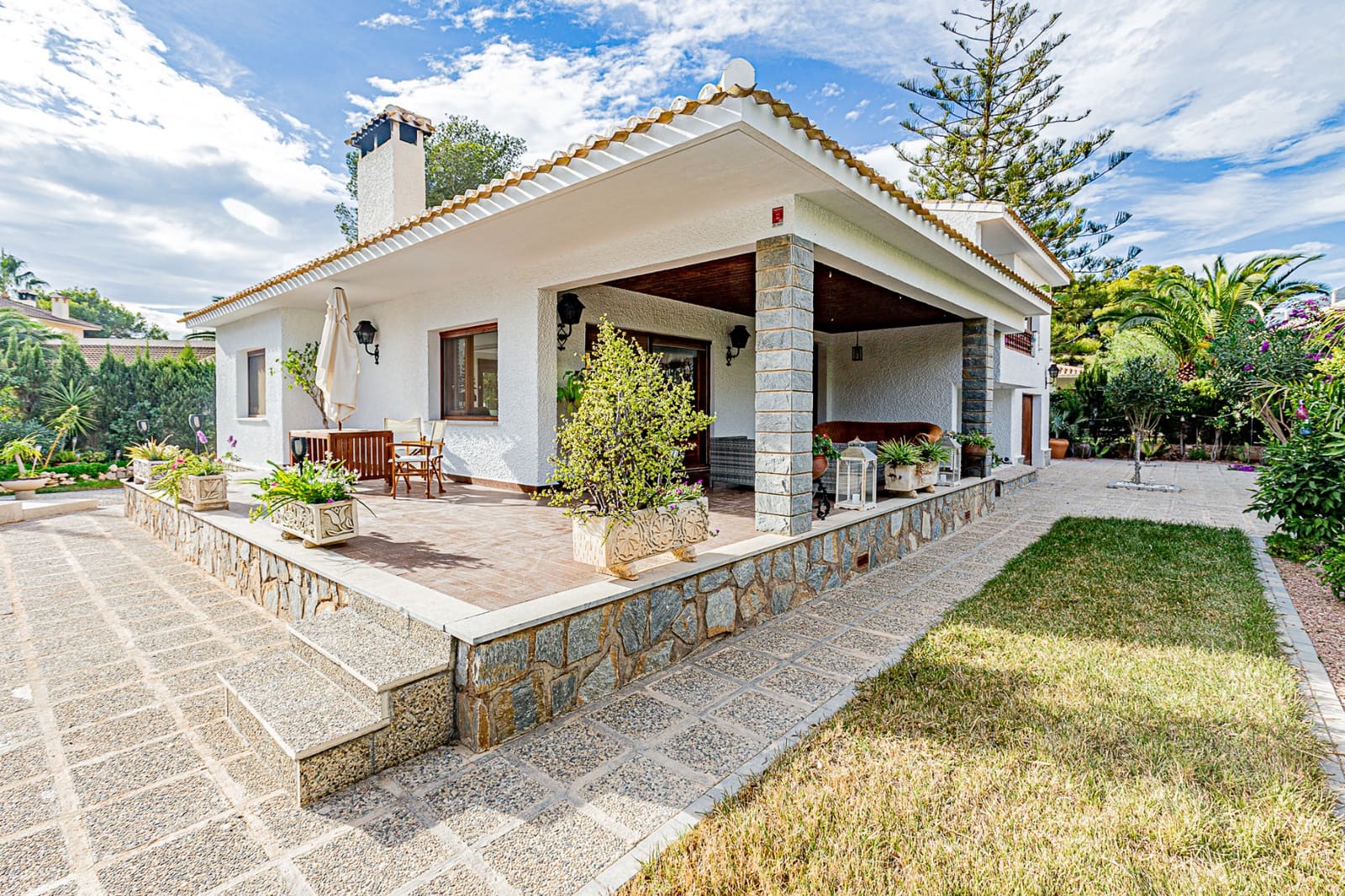 4 Zimmer Villa zu verkaufen in Campoamor mit Pool - 690.000 € (Ref: 7883320)