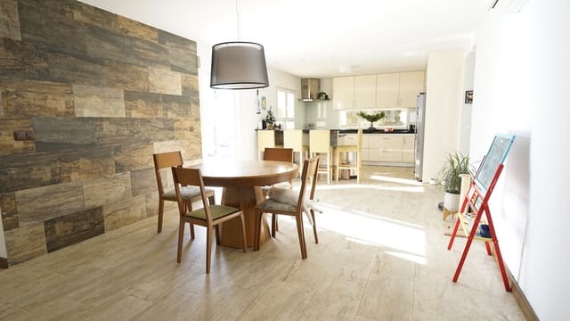 4 makuuhuone Huvila myytävänä paikassa Ciudad Quesada, Rojales mukana uima-altaan - 610 000 € (Ref: 7968711)