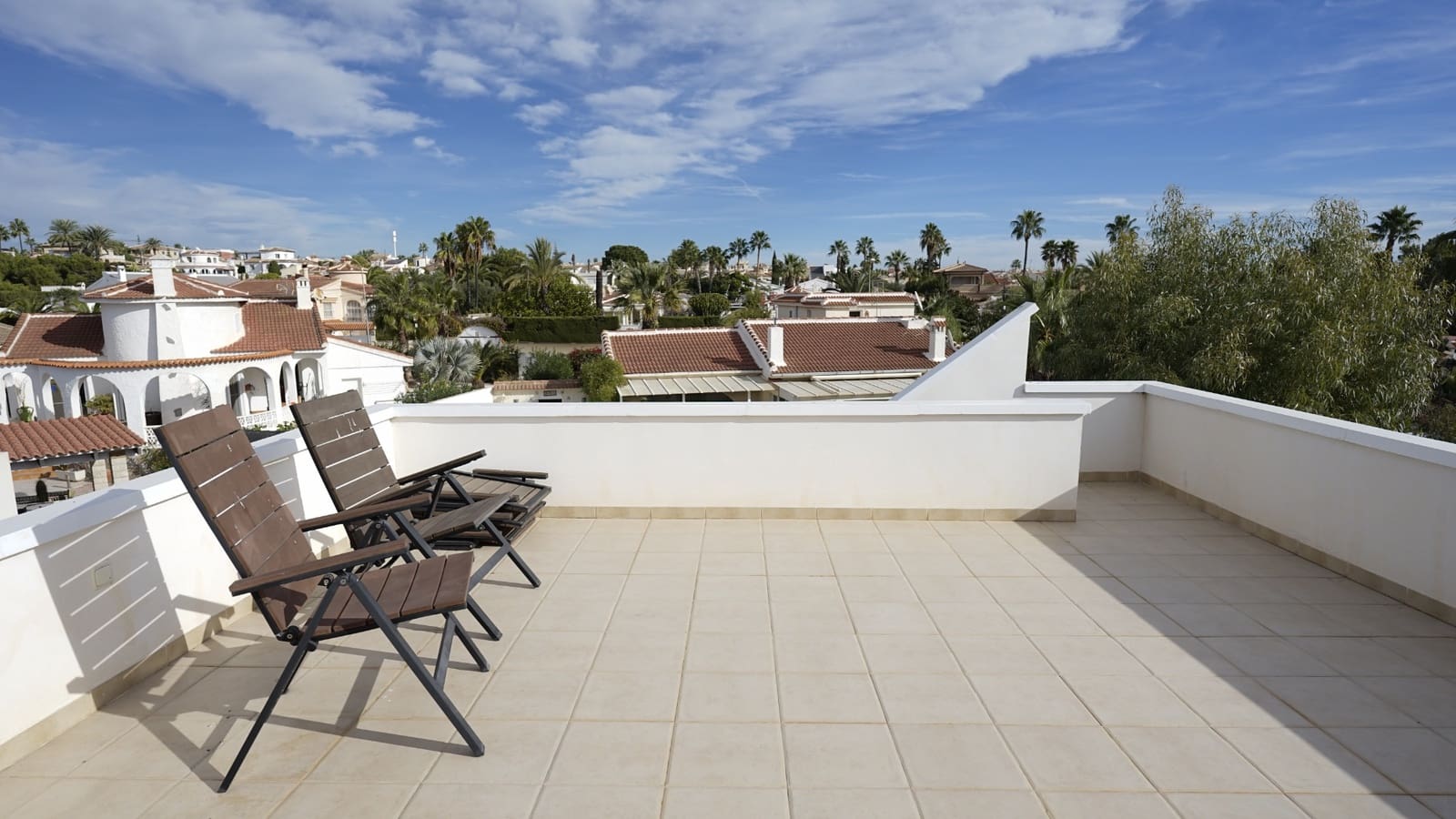 4 makuuhuone Huvila myytävänä paikassa Ciudad Quesada mukana uima-altaan - 610 000 € (Ref: 7968711)