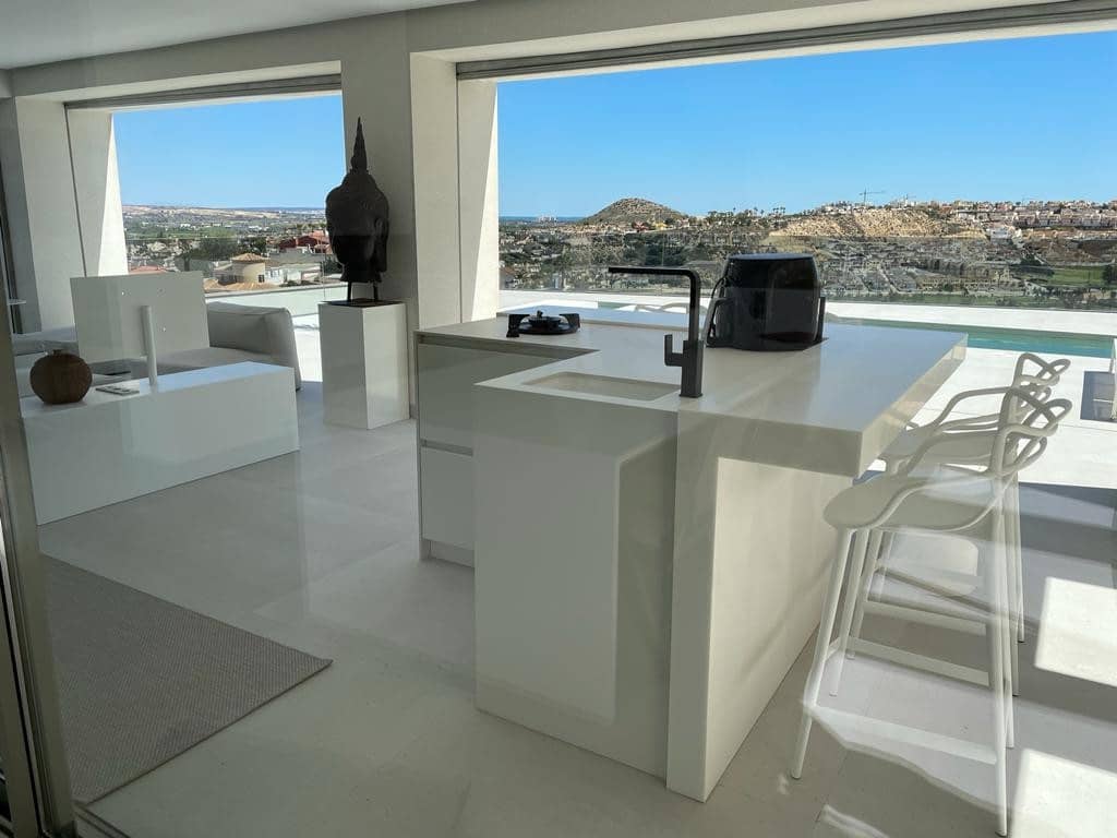 4 Zimmer Villa zu verkaufen in Ciudad Quesada mit Pool Garage - 1.799.000 € (Ref: 8005664)