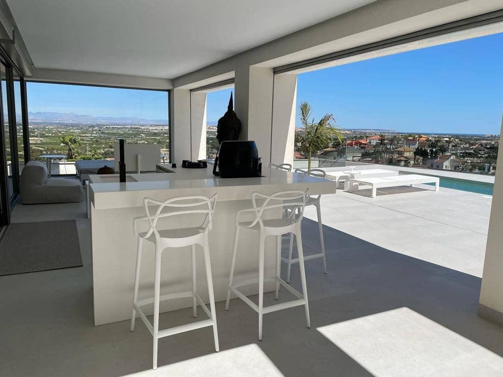 4 Zimmer Villa zu verkaufen in Ciudad Quesada mit Pool Garage - 1.799.000 € (Ref: 8005664)