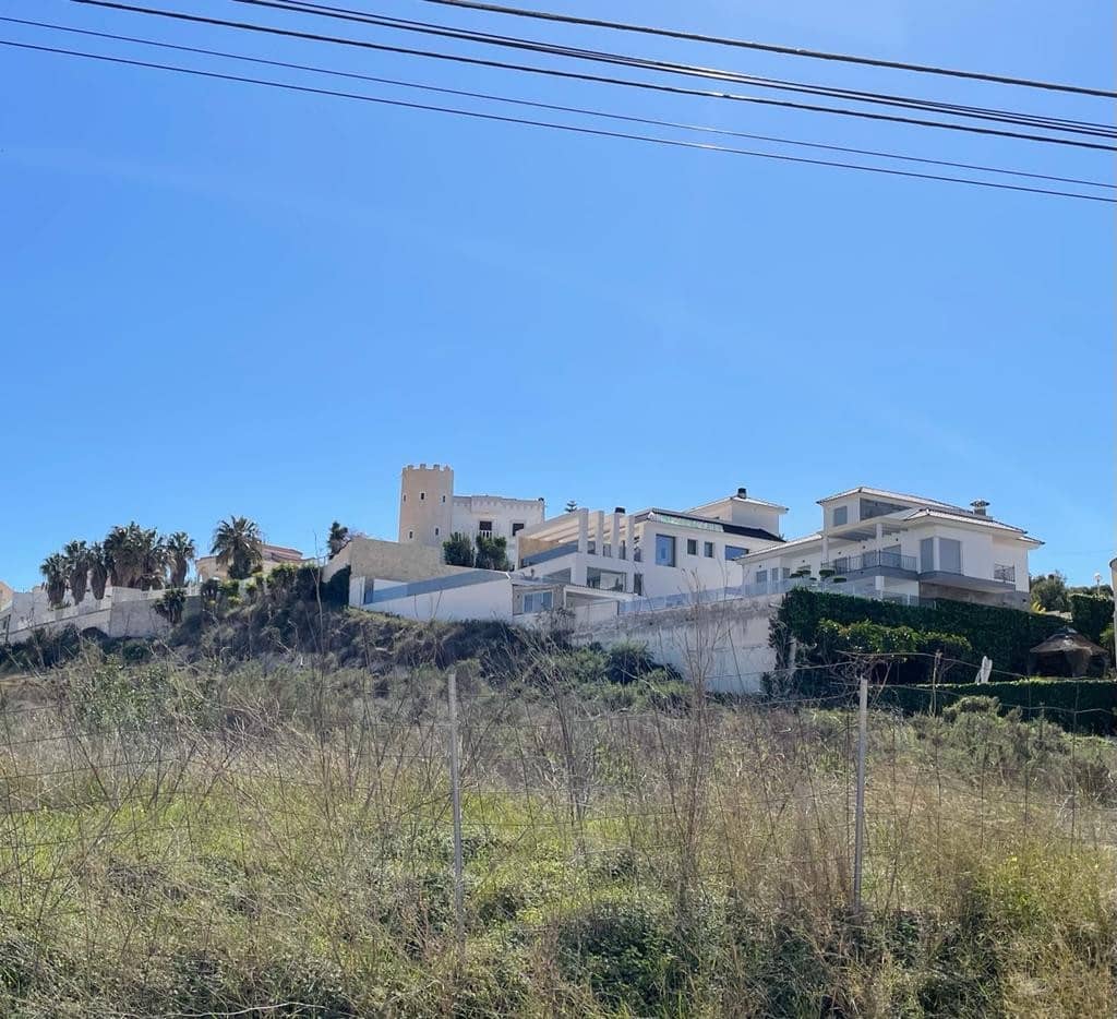 4 Zimmer Villa zu verkaufen in Ciudad Quesada mit Pool Garage - 1.799.000 € (Ref: 8005664)