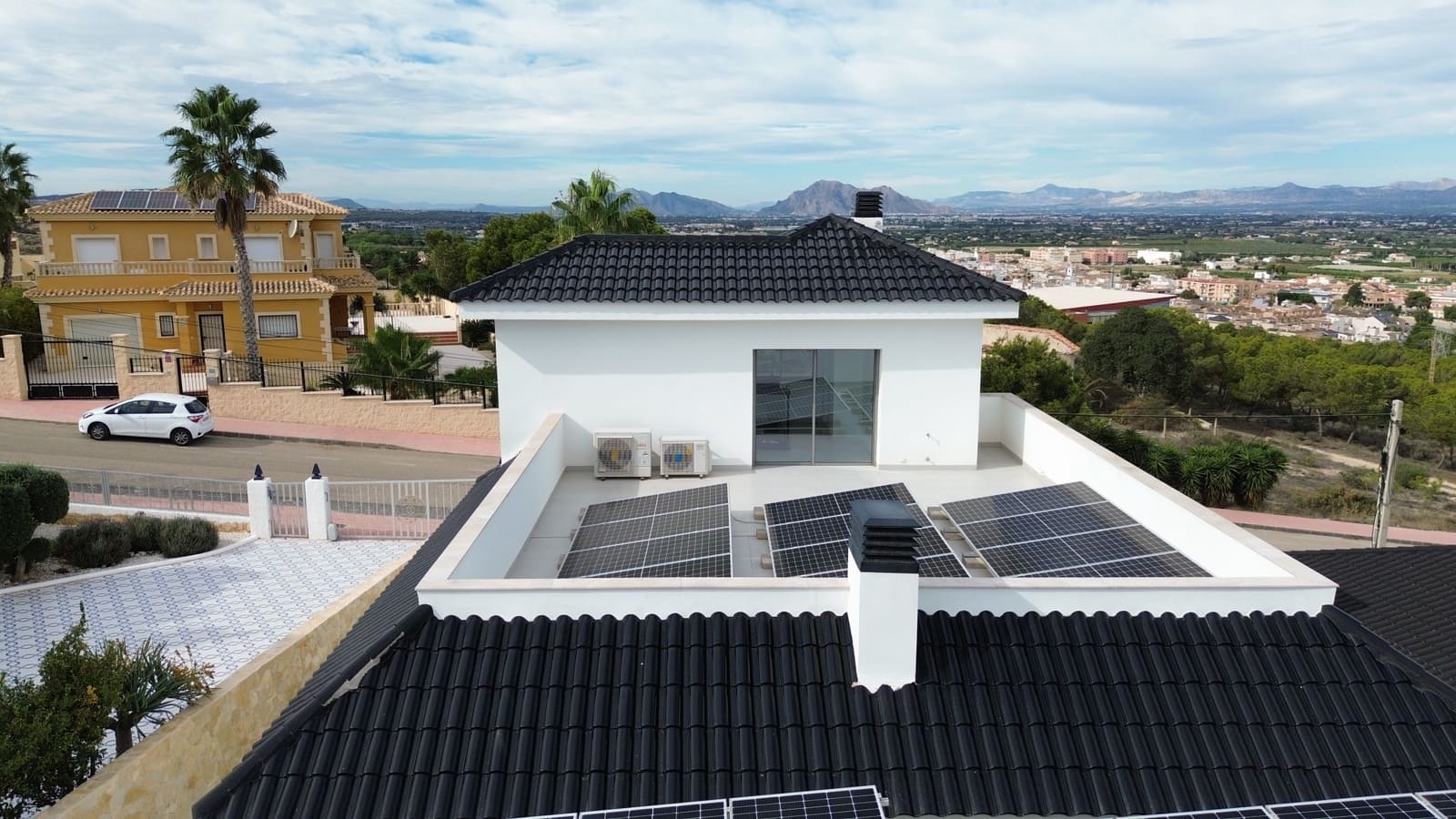 4 Zimmer Villa zu verkaufen in Ciudad Quesada mit Pool Garage - 1.799.000 € (Ref: 8005664)