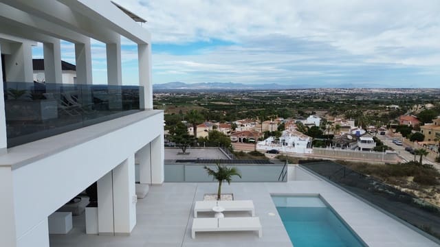 4 Zimmer Villa zu verkaufen in Ciudad Quesada, Rojales mit Pool Garage - 1.799.000 € (Ref: 8005664)