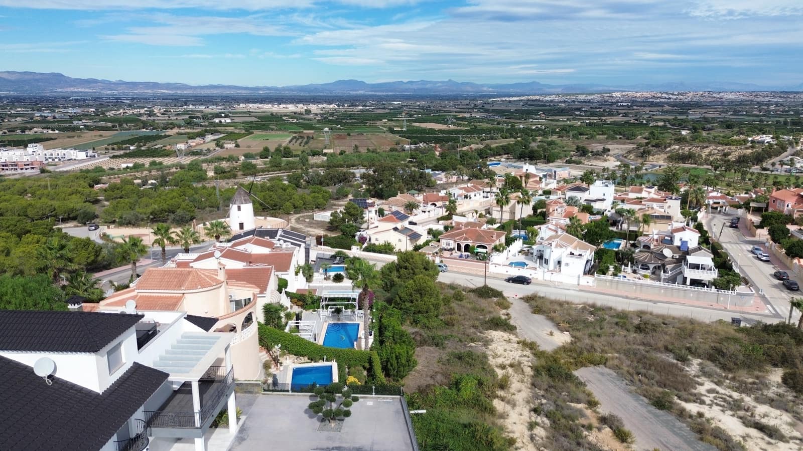 4 Zimmer Villa zu verkaufen in Ciudad Quesada mit Pool Garage - 1.799.000 € (Ref: 8005664)