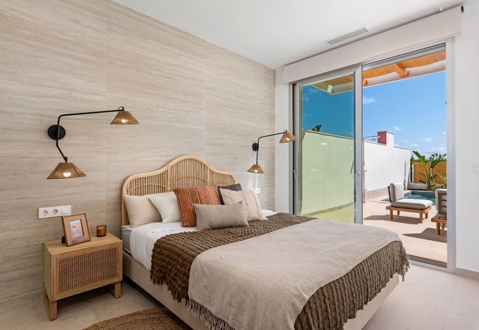 Chalet de 3 habitaciones en Benijófar en venta con piscina - 529.900 € (Ref: 8020049)