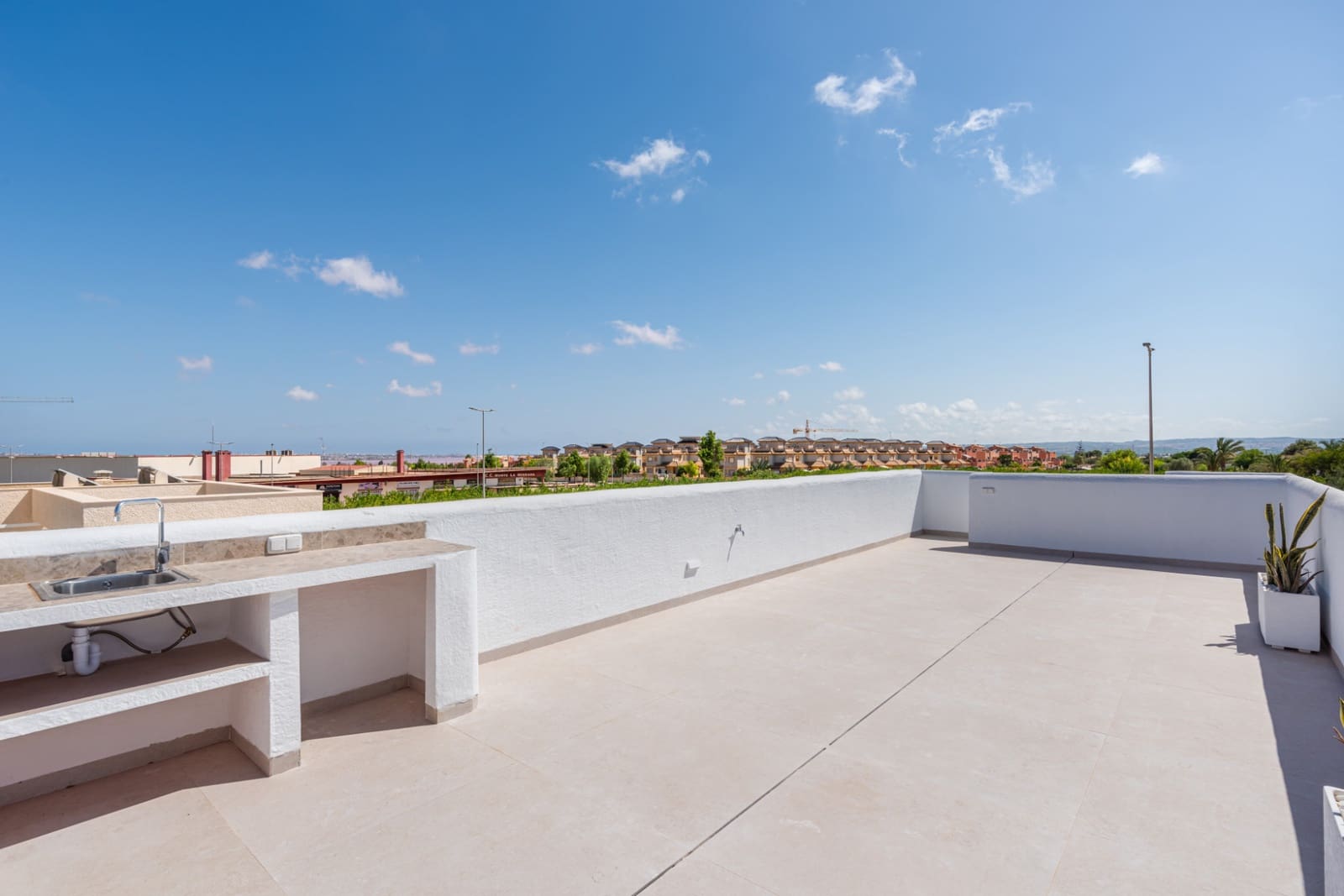 Chalet de 3 habitaciones en Benijófar en venta con piscina - 529.900 € (Ref: 8020049)