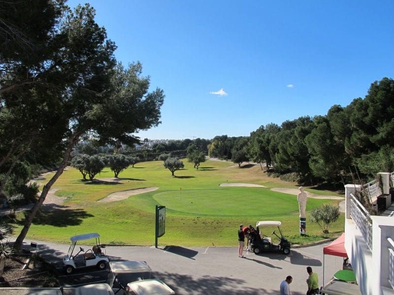 Garage for rent in Villamartin - € 200 (Ref: 8116937)