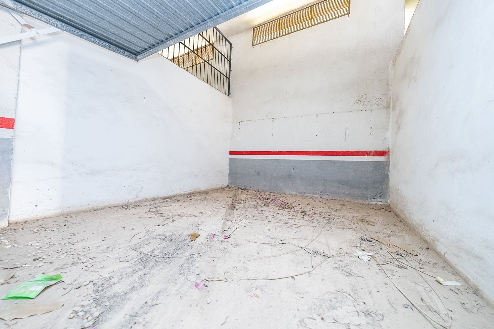 Garage for rent in Villamartin - € 200 (Ref: 8116937)