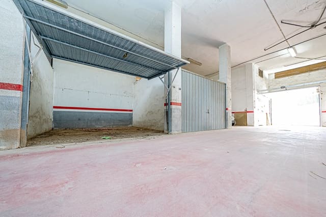 Garage for rent in Villamartin, Orihuela - € 200 (Ref: 8116937)