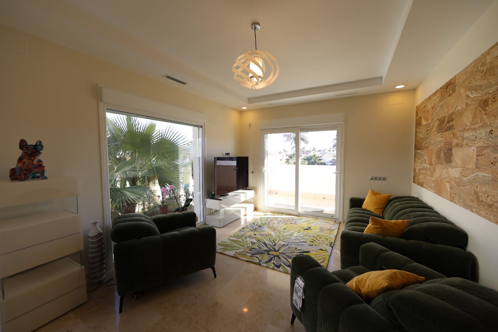 5 slaapkamer Villa te koop in La Zenia met zwembad garage - € 1.500.000 (Ref: 8240317)