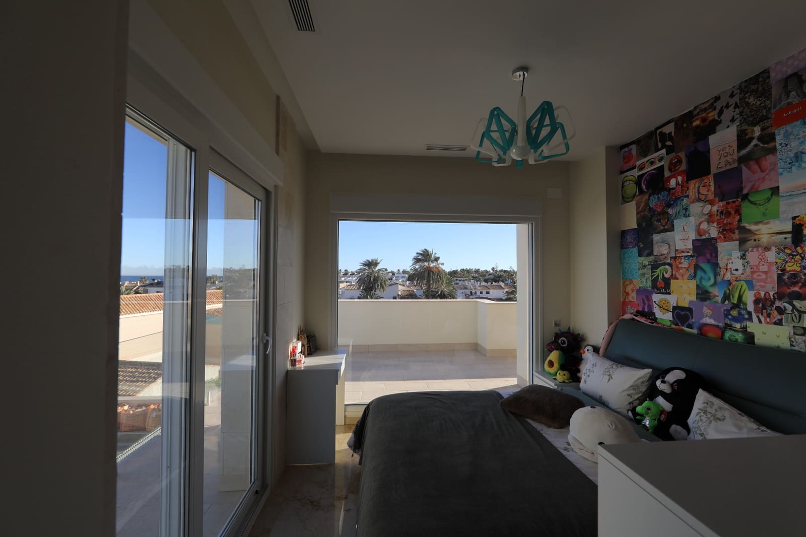 5 slaapkamer Villa te koop in La Zenia met zwembad garage - € 1.500.000 (Ref: 8240317)