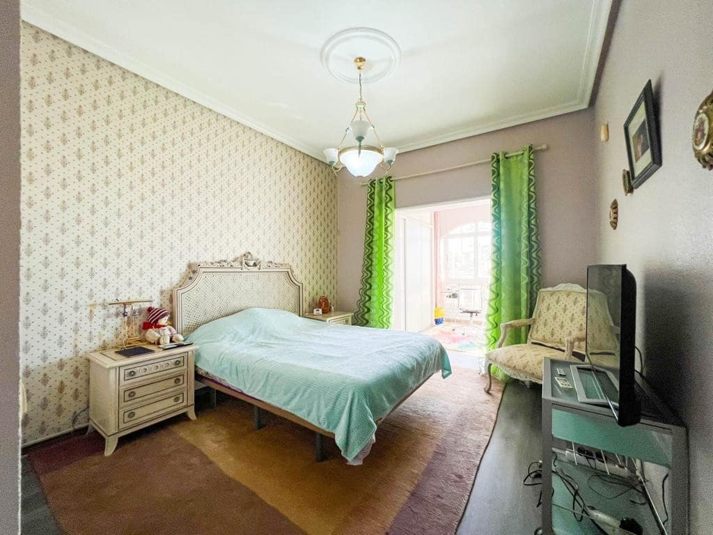 4 Zimmer Villa zu verkaufen in Dona Pepa mit Pool - 698.000 € (Ref: 8285169)