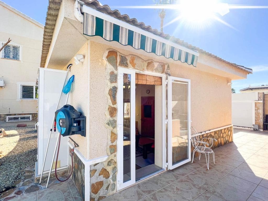 4 Zimmer Villa zu verkaufen in Dona Pepa mit Pool - 698.000 € (Ref: 8285169)