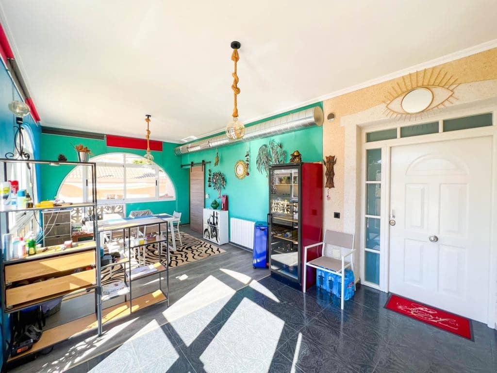 4 Zimmer Villa zu verkaufen in Dona Pepa mit Pool - 698.000 € (Ref: 8285169)