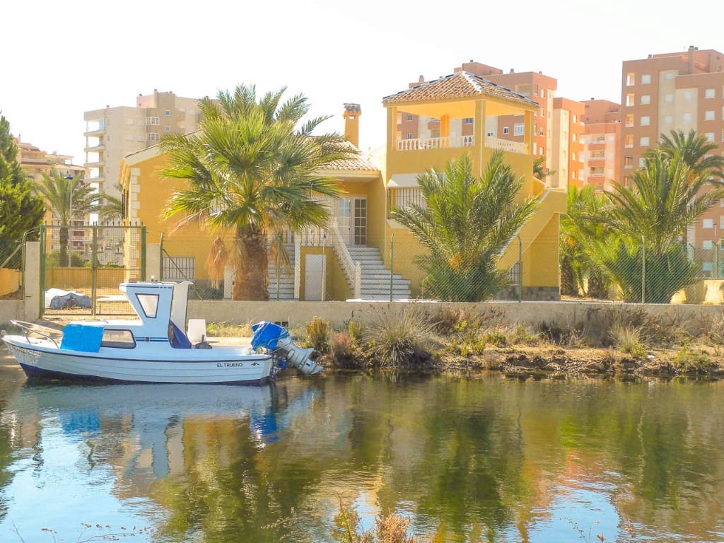 3 soveværelse Villa til salg i La Manga del Mar Menor med swimmingpool - € 780.000 (Ref: 8323594)