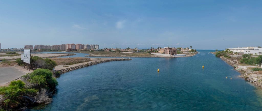 3 soveværelse Villa til salg i La Manga del Mar Menor med swimmingpool - € 780.000 (Ref: 8323594)