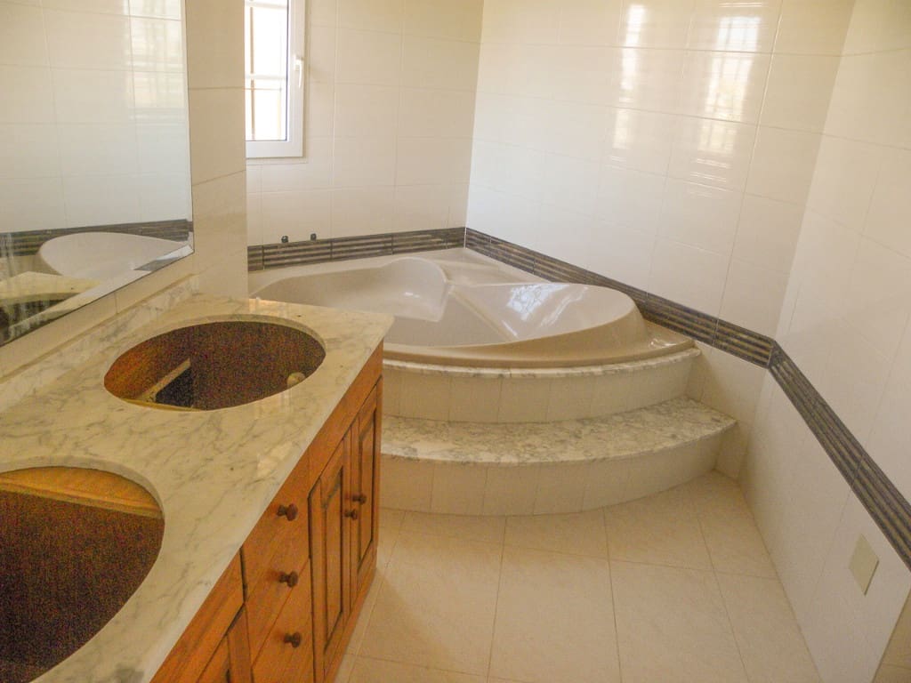 3 soveværelse Villa til salg i La Manga del Mar Menor med swimmingpool - € 780.000 (Ref: 8323594)