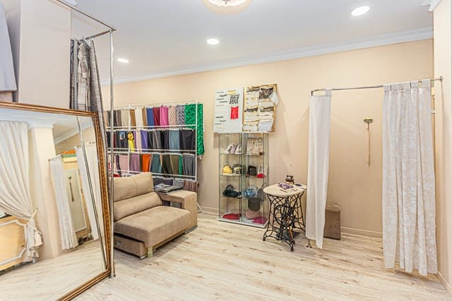 Commercial for sale in Las Piscinas Naturales, Torrevieja - € 199,000 (Ref: 8387510)