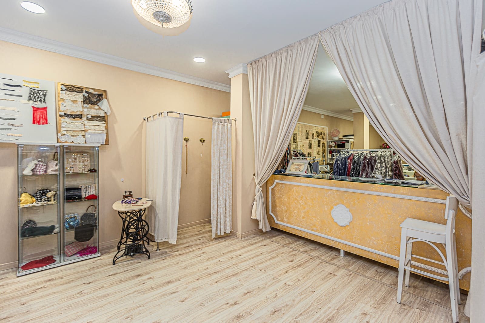 Commercial for sale in Torrevieja - € 199,000 (Ref: 8387510)