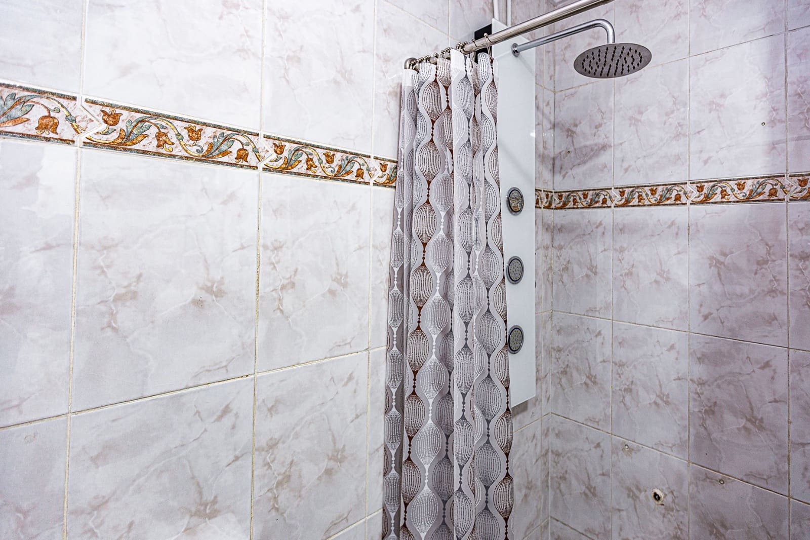 Commercial for sale in Torrevieja - € 199,000 (Ref: 8387510)