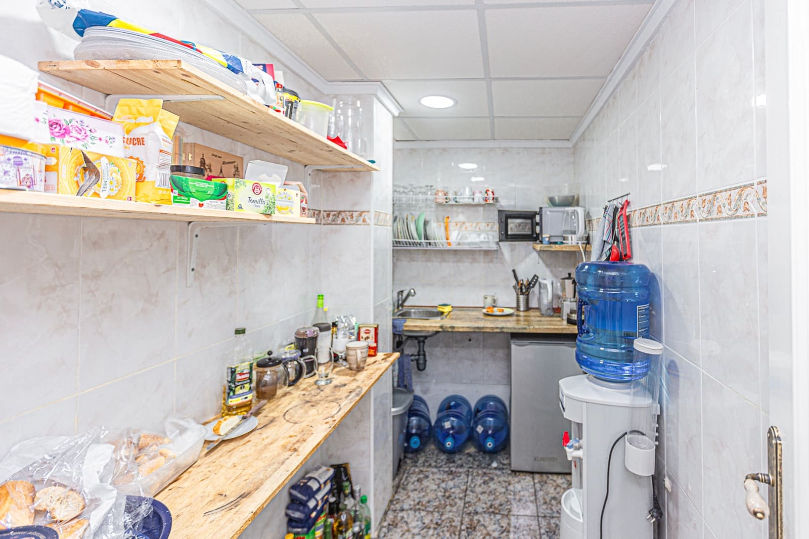 Commercial for sale in Torrevieja - € 199,000 (Ref: 8387510)