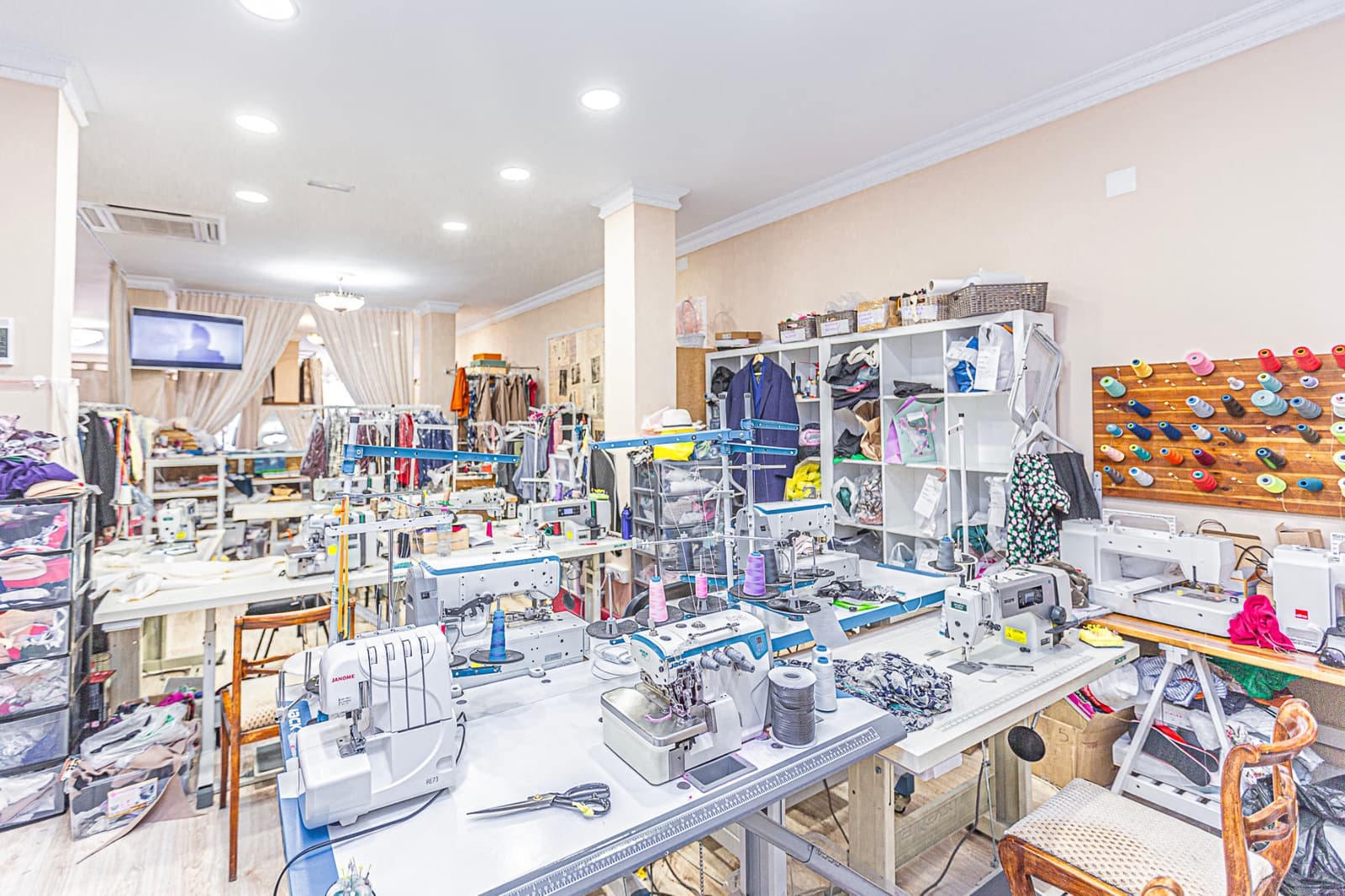 Commercial for sale in Torrevieja - € 199,000 (Ref: 8387510)