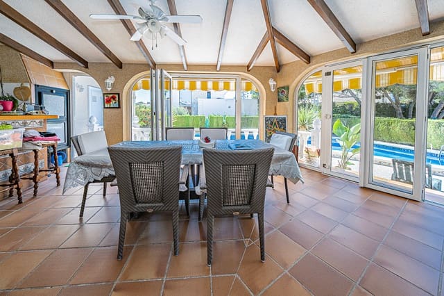 3 Zimmer Villa zu verkaufen in Cabo Roig, Orihuela mit Pool Garage - 1.690.000 € (Ref: 8408841)