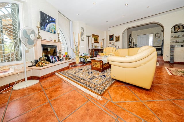 3 Zimmer Villa zu verkaufen in Cabo Roig, Orihuela mit Pool Garage - 1.690.000 € (Ref: 8408841)