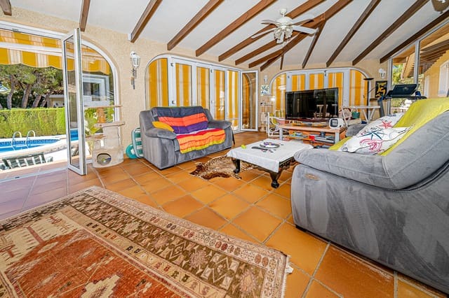 3 Zimmer Villa zu verkaufen in Cabo Roig, Orihuela mit Pool Garage - 1.690.000 € (Ref: 8408841)