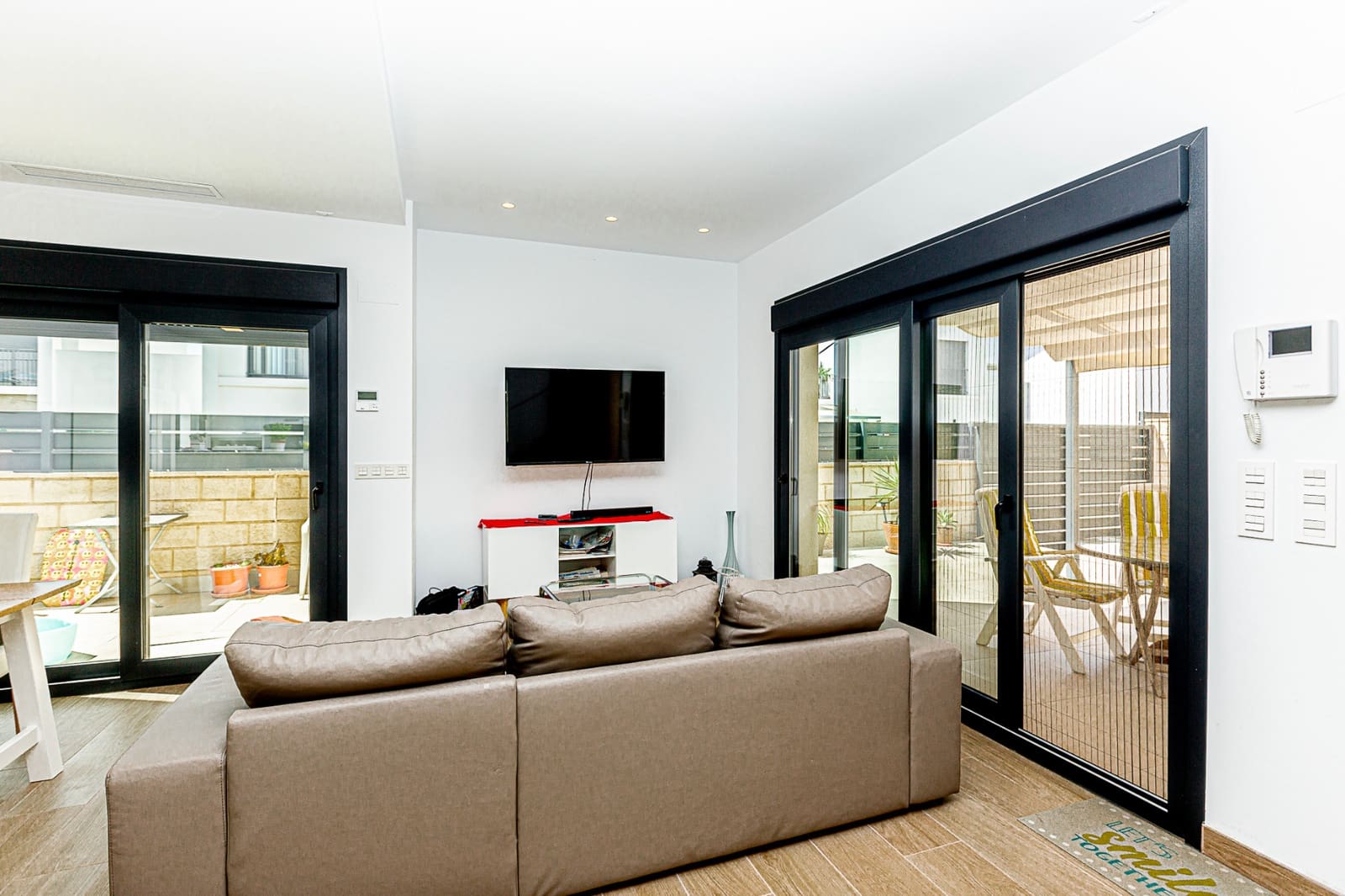 3 bedroom Villa for sale in Dona Pepa with pool - € 405,000 (Ref: 8425577)