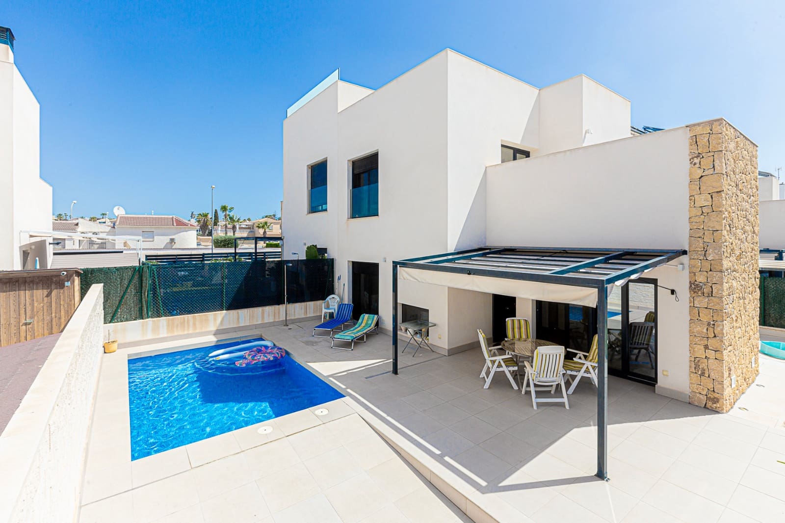 3 bedroom Villa for sale in Dona Pepa with pool - € 405,000 (Ref: 8425577)
