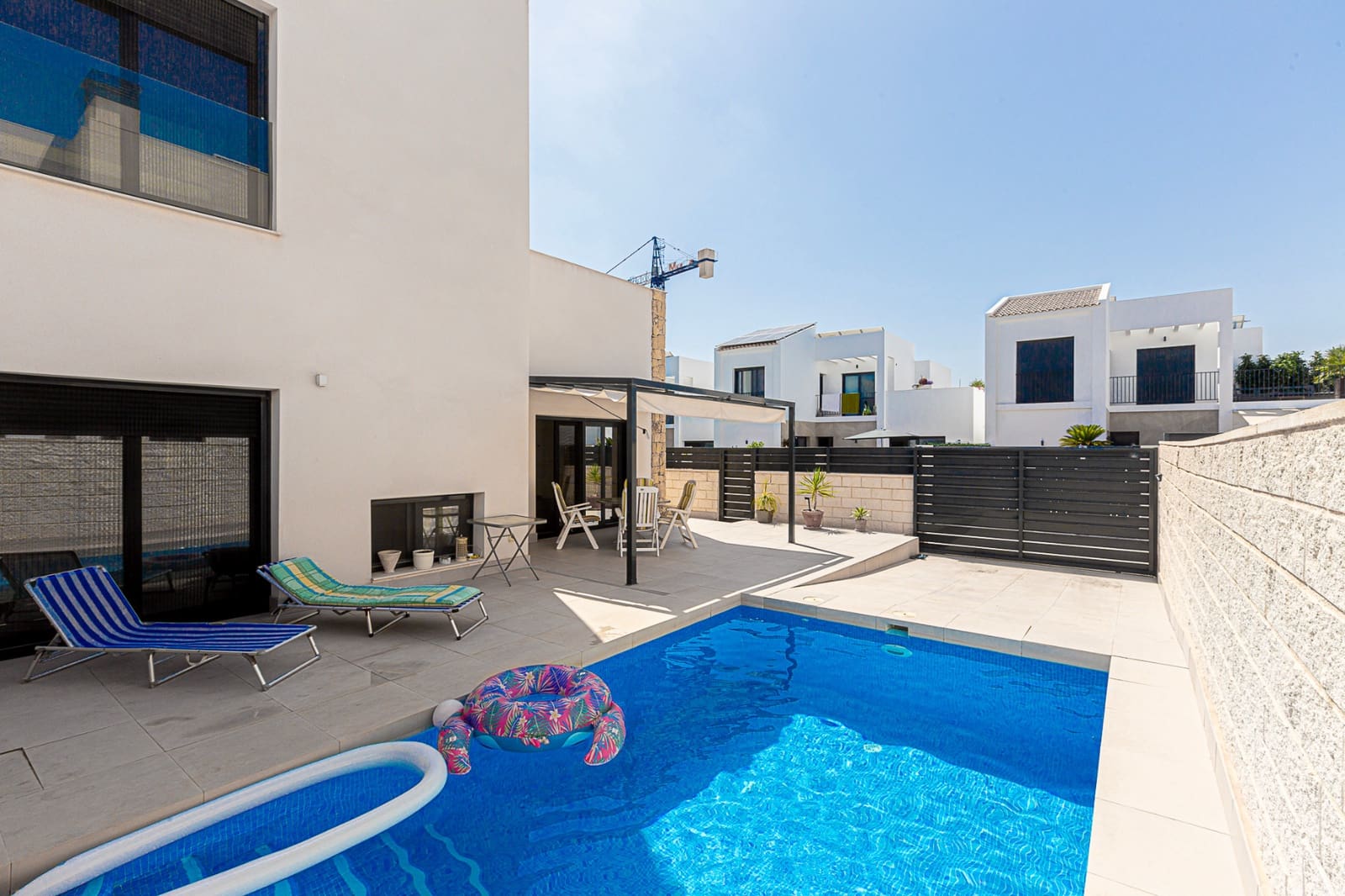 3 bedroom Villa for sale in Dona Pepa with pool - € 405,000 (Ref: 8425577)