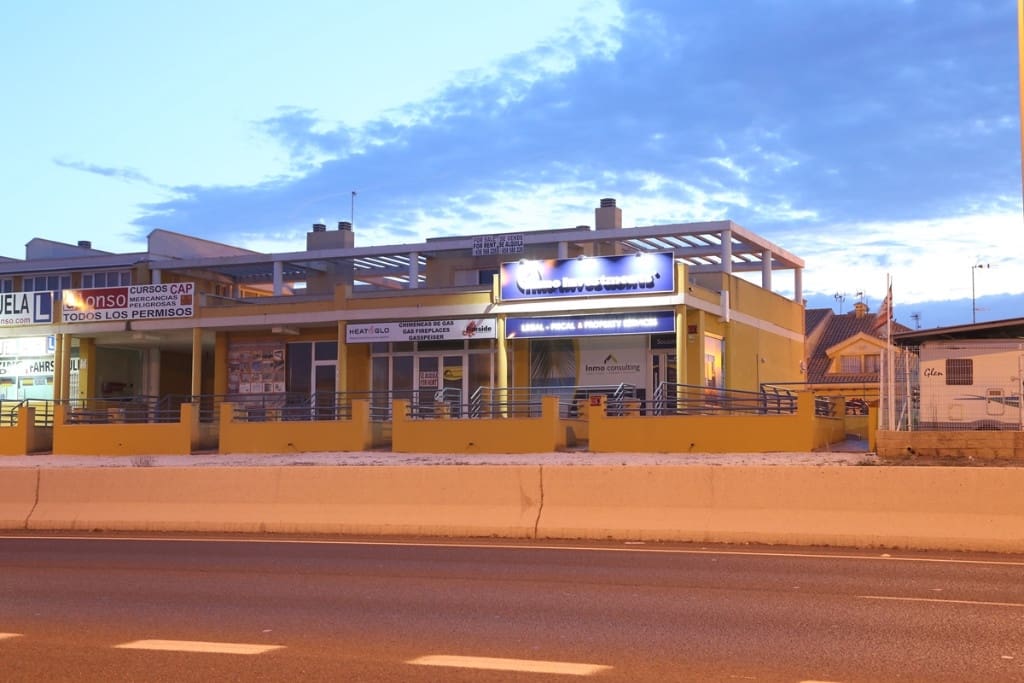 Komercyjne do wynajęcia w La Zenia - 1 800 € (Ref: 8428074)