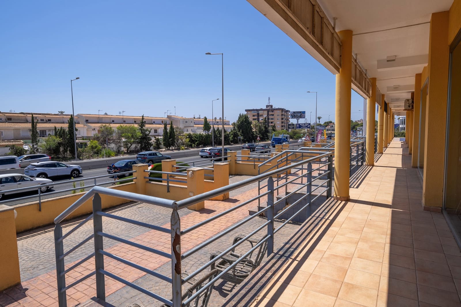 Komercyjne do wynajęcia w La Zenia - 1 800 € (Ref: 8428074)