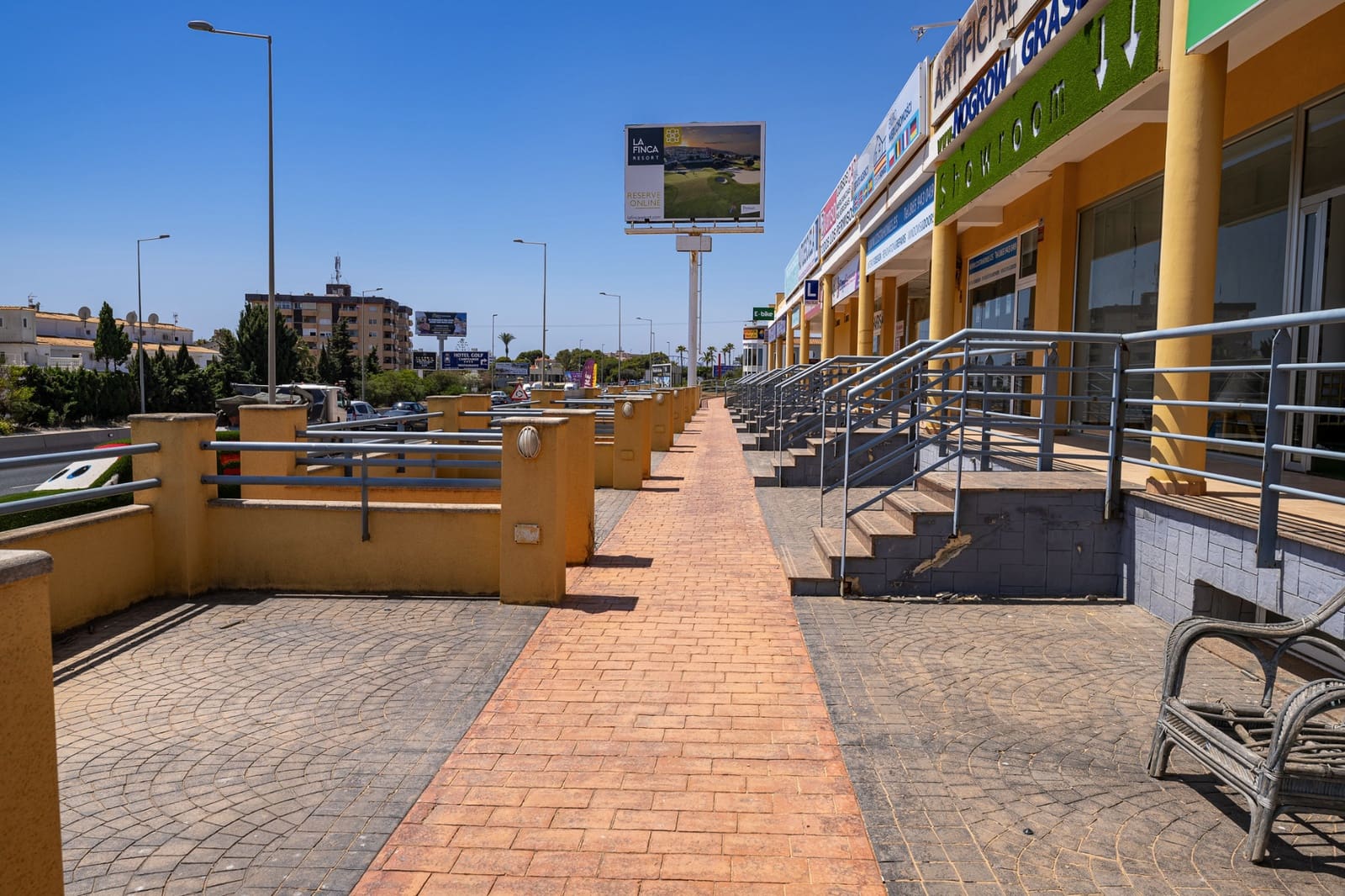 Komercyjne do wynajęcia w La Zenia - 1 800 € (Ref: 8428074)