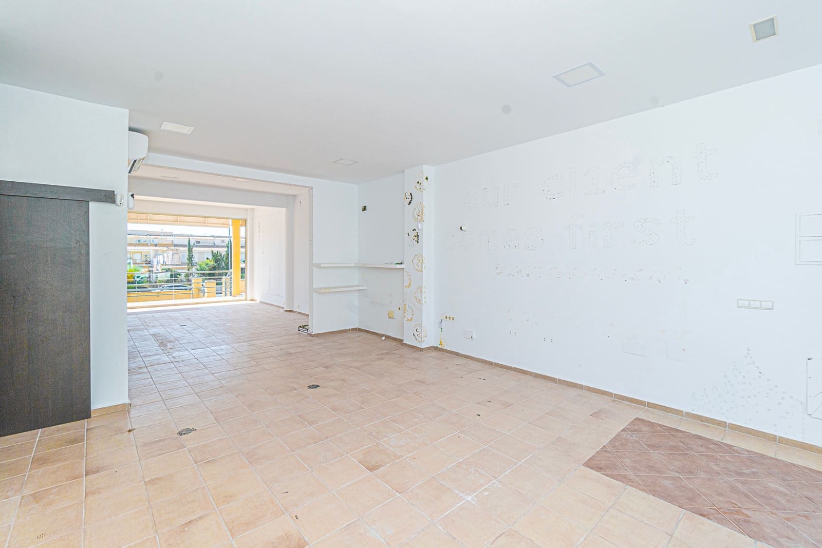 Komercyjne do wynajęcia w La Zenia - 1 800 € (Ref: 8428074)