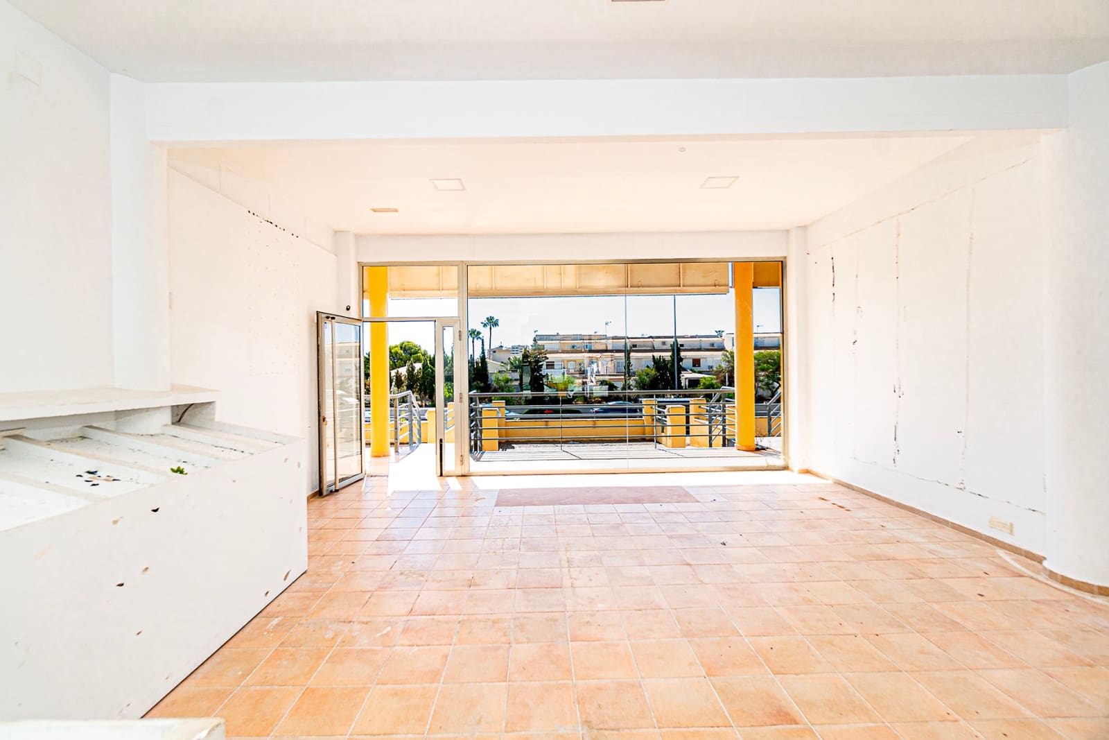 Komercyjne do wynajęcia w La Zenia - 1 800 € (Ref: 8428074)