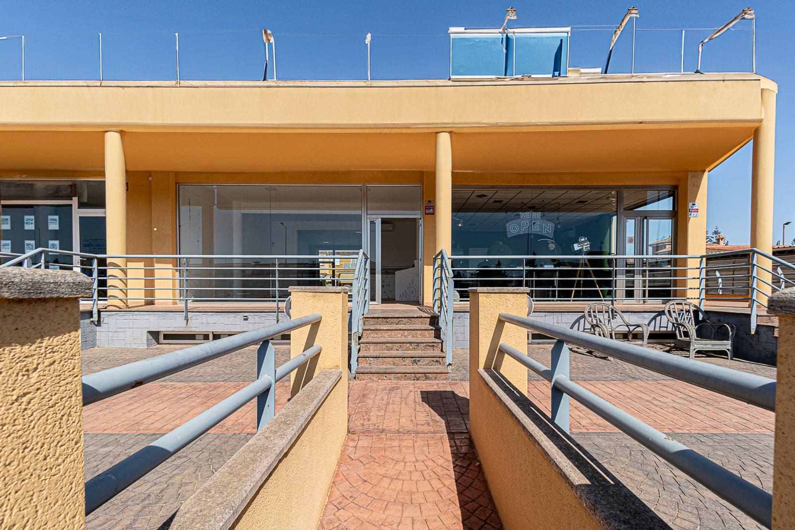 Komercyjne do wynajęcia w La Zenia - 1 800 € (Ref: 8428074)