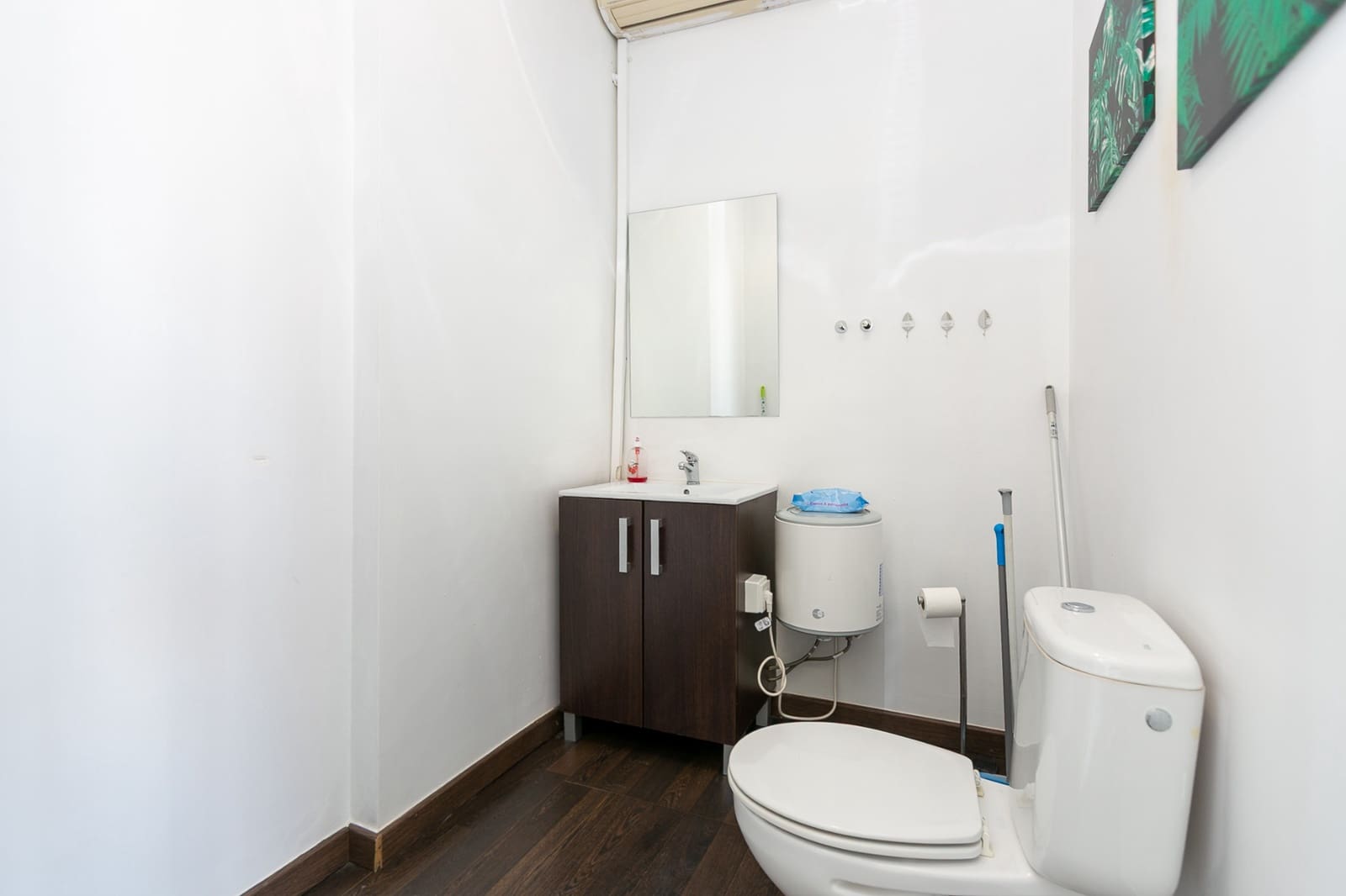 Commercial for rent in La Zenia - € 1,800 (Ref: 8428074)