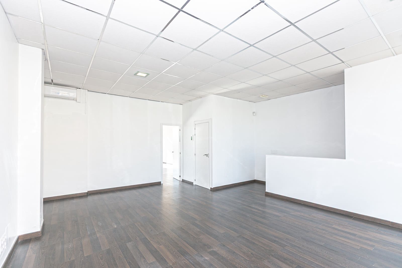 Commercial for rent in La Zenia - € 1,800 (Ref: 8428074)