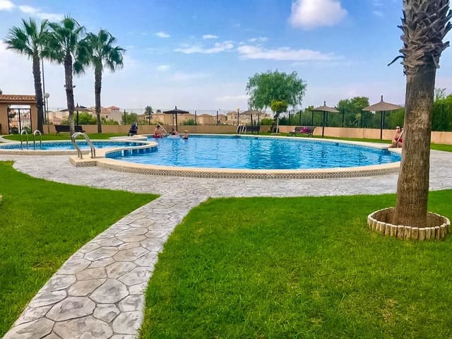 3 bedroom Townhouse for rent in Los Balcones with pool - € 1,300 (Ref: 8555139)
