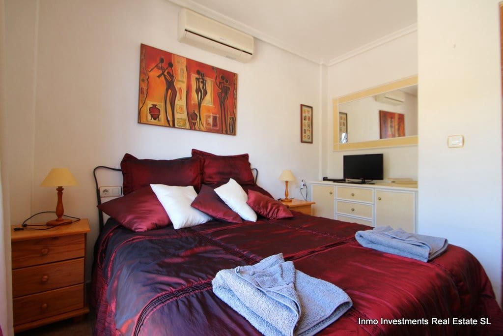 4 Zimmer Villa zu verkaufen in Villamartin mit Pool - 345.000 € (Ref: 8567105)