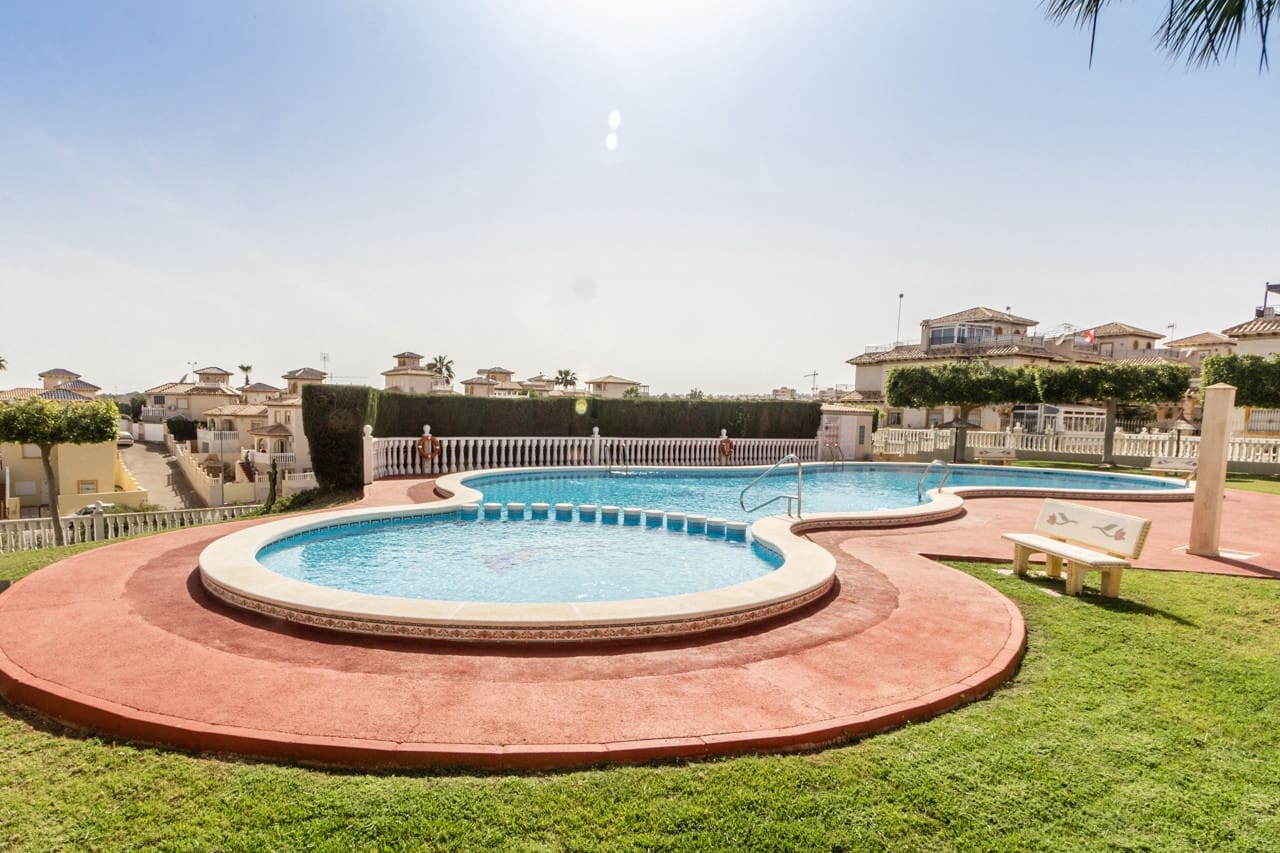 3 soverom Rekkehus til salgs i Playa Flamenca med svømmebasseng - € 215 000 (Ref: 8595754)