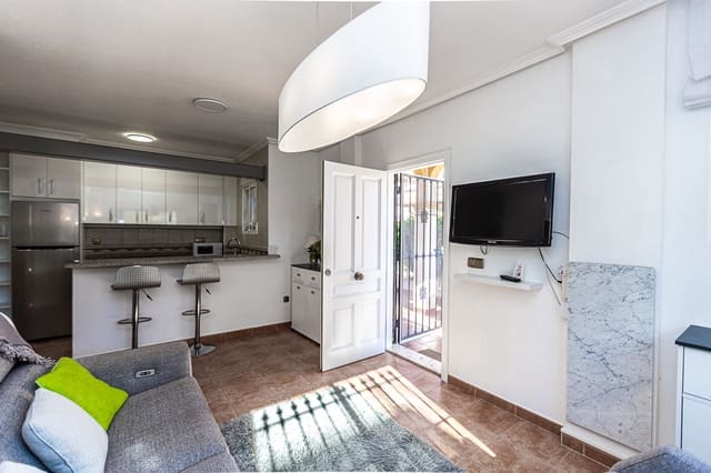 3 soverom Rekkehus til salgs i Playa Flamenca, Orihuela med svømmebasseng - € 215 000 (Ref: 8595754)