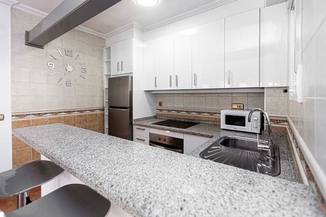 3 soverom Rekkehus til salgs i Playa Flamenca, Orihuela med svømmebasseng - € 215 000 (Ref: 8595754)