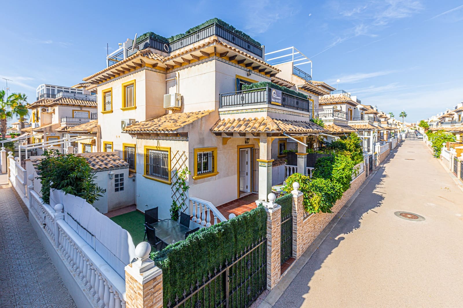 3 soverom Rekkehus til salgs i Playa Flamenca med svømmebasseng - € 215 000 (Ref: 8595754)