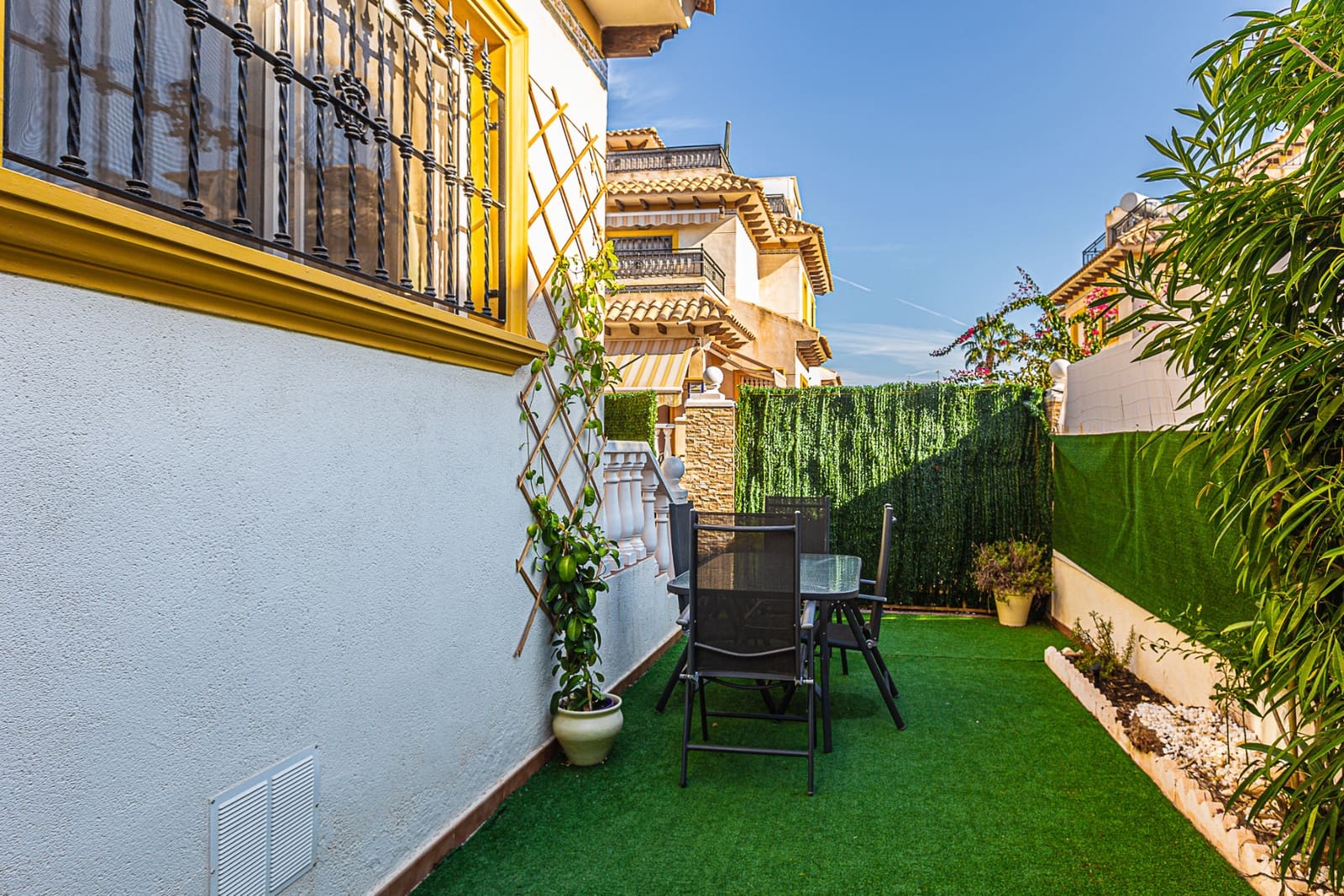 3 soverom Rekkehus til salgs i Playa Flamenca med svømmebasseng - € 215 000 (Ref: 8595754)