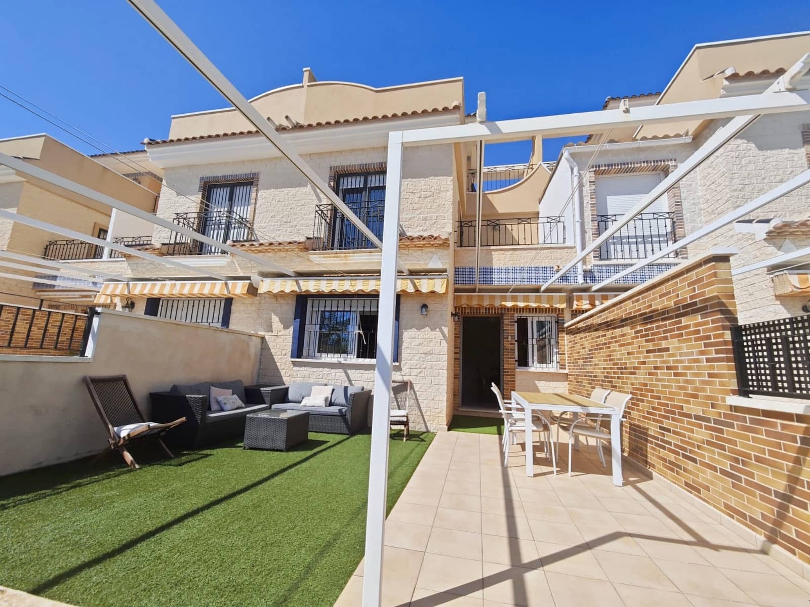 3 quarto Casa em Banda para venda em Torre de la Horadada com piscina - 292 900 € (Ref: 8676821)